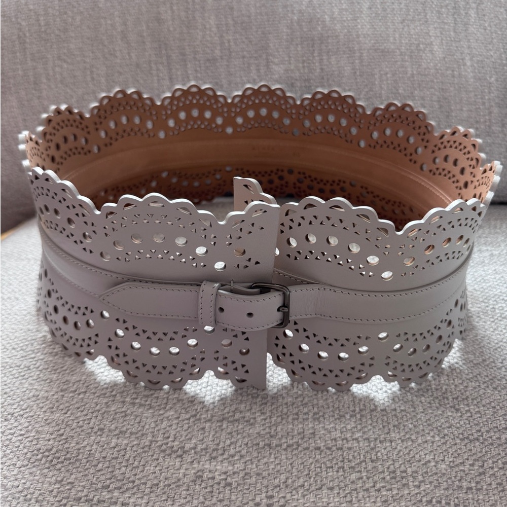 Alaia Bustier Belt in Vienne Wave Calfskin Light Gray Size 80